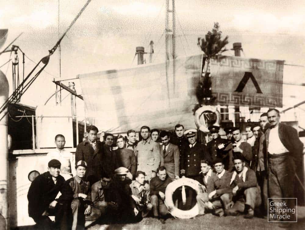 32_crew_of_MICHAEL_LIVANOS_1938